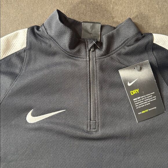 Nike Youth Unisex Black Long Sleeve Athletic Top Dri-Fit 1/4 Zip Size L NWT - Picture 4 of 8